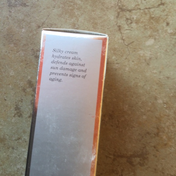 Paula’s Choice Resist toner, daily smoothing treatment, moisturizer spf 50 - Picture 8 of 11